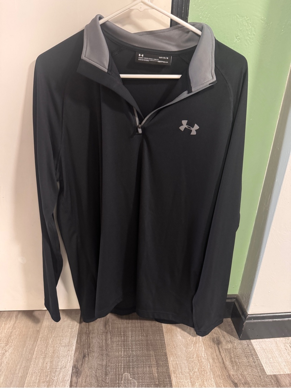 Under Armour Black and Gray Men's Quarter-Zip Top